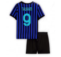 Inter Milan Marcus Thuram #9 Koszulka Podstawowa dzieci 2025-26 Krótki Rękaw (+ krótkie spodenki)